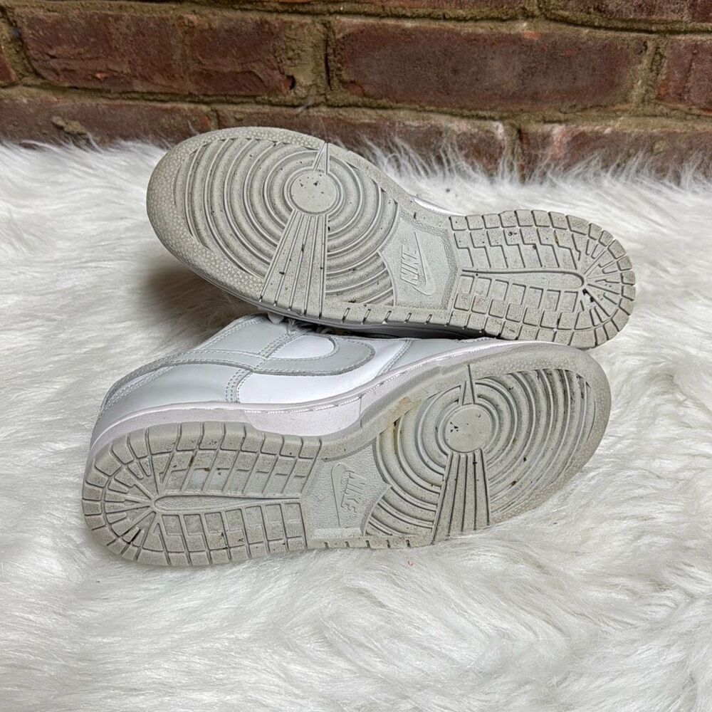 Nike Dunk Women’s Low Photon Dust Sneaker Size 7 - Picture 6 of 8